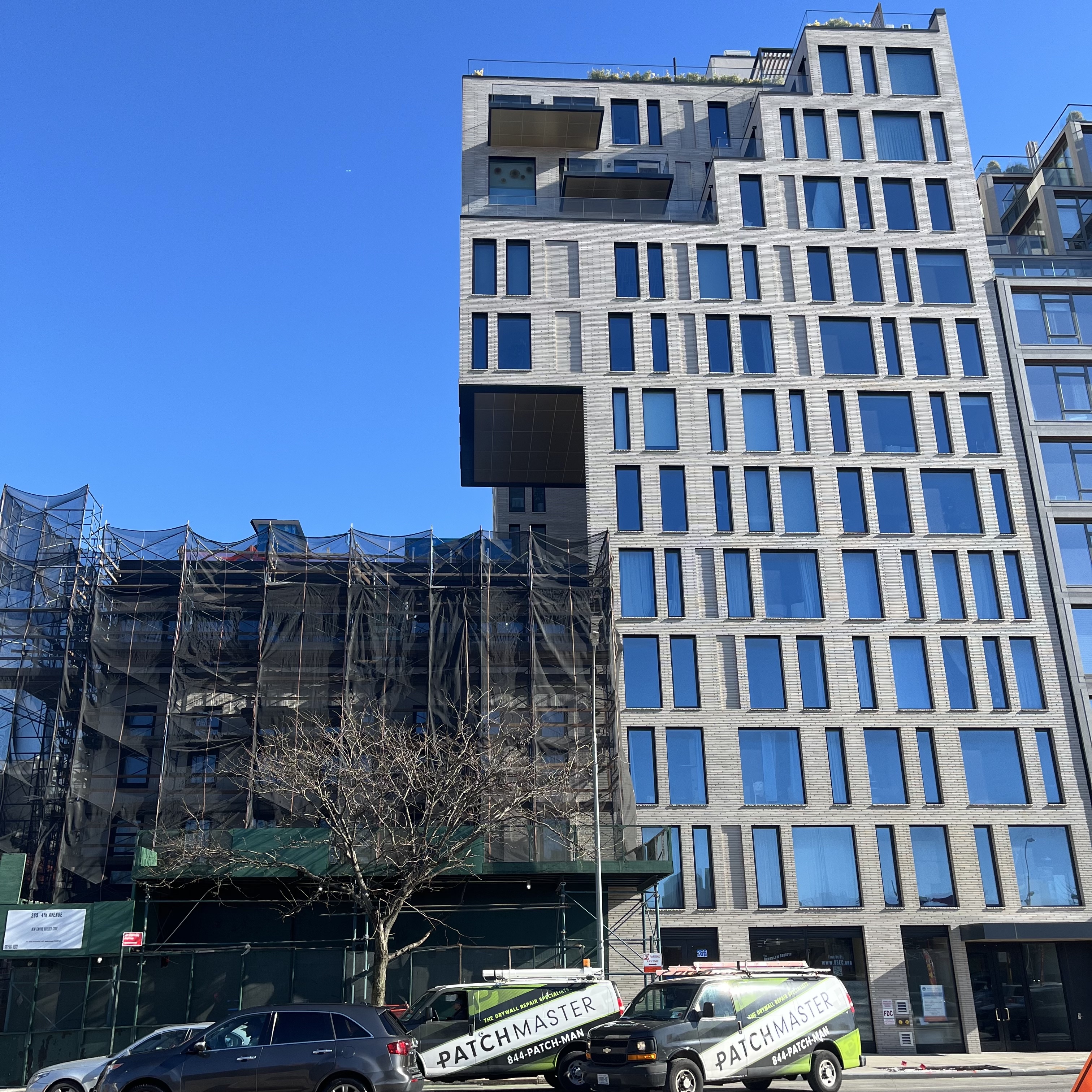Six Garfield cantilevers over 265 4th Avenue, which will also become Six Garfield. Park Slope, Brooklyn.